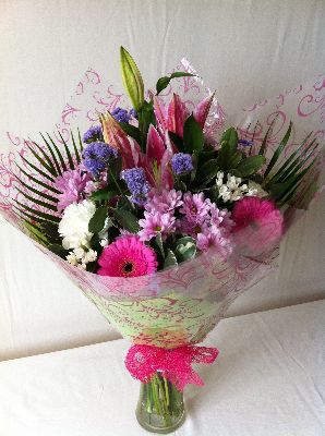 Valentines Florist Choice Handtied